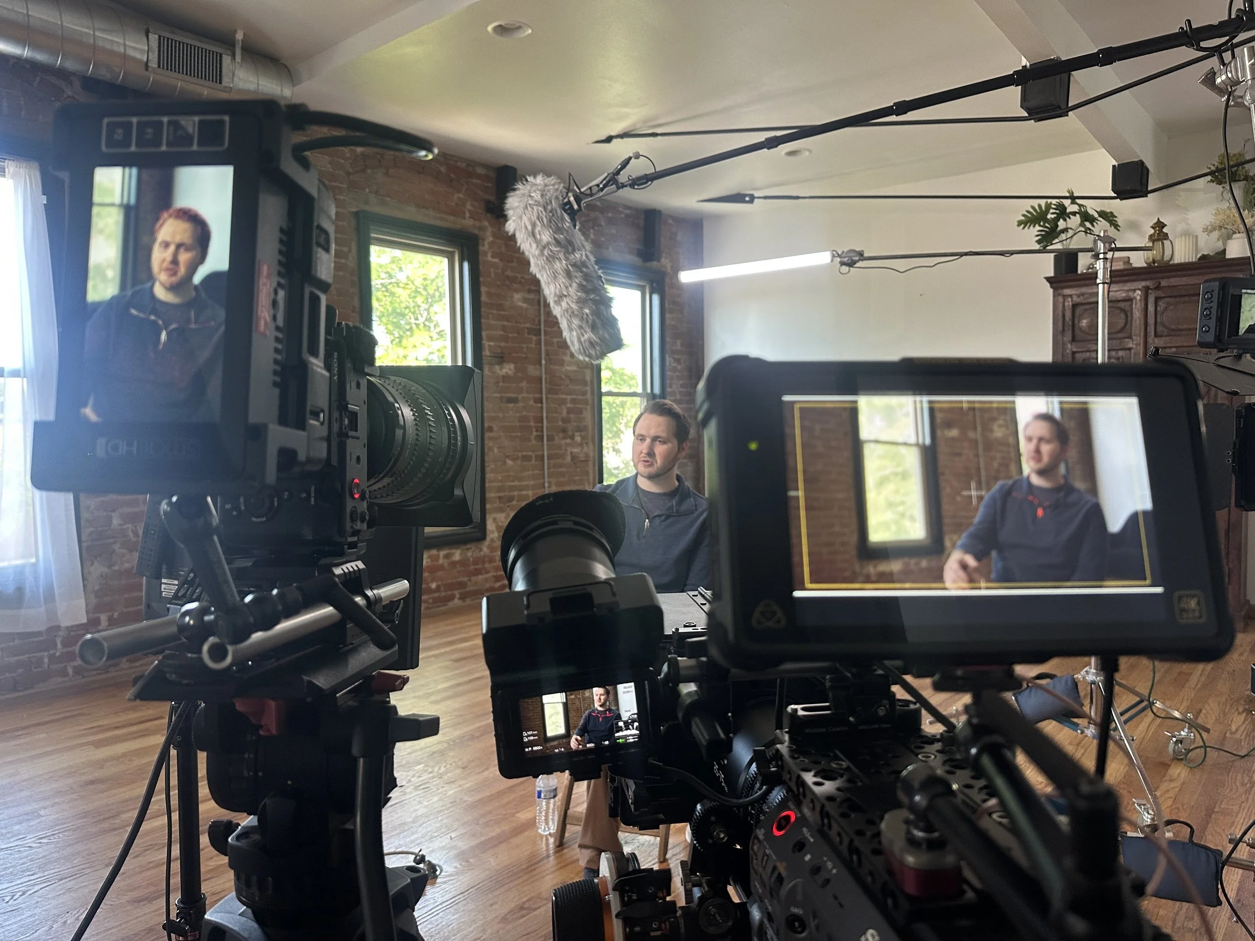 How to Choose the Best Studio Location for a Corporate Video Interview