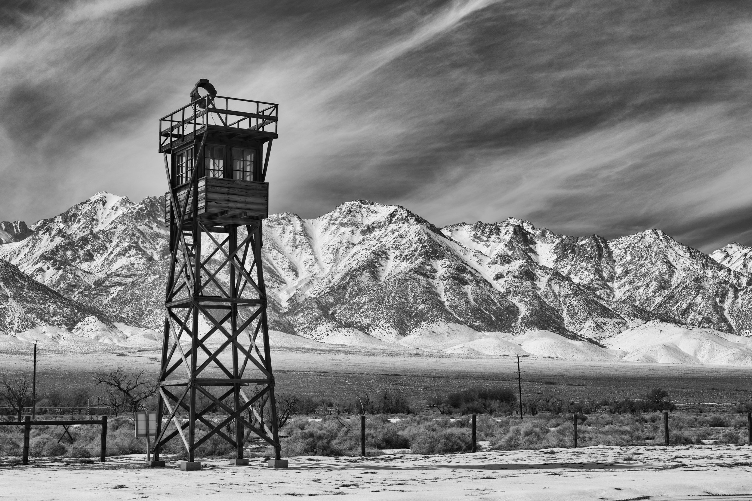 Manzanar watchtower bw.jpg