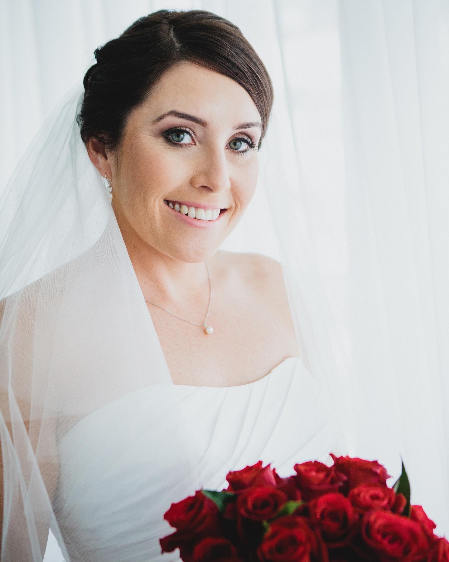 The perfect bridal makeup is all about enhancing natural beauty and bringing out the radiance of a bride! 🤍🤍

Makeup by @kateashmanmakeup 

#bridalmakeupartist #bridetobe #melbournewedding #melbournemakeupartist #weddingmakeupinspo #southyarramakeu