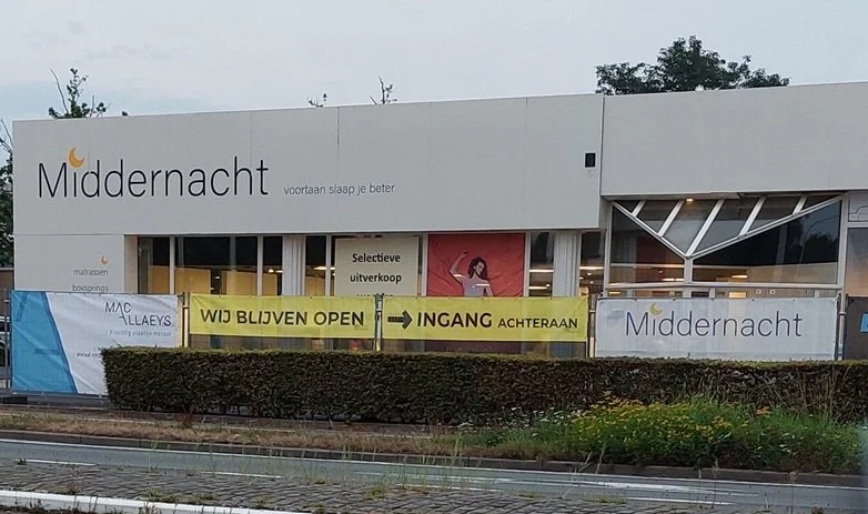 Middernacht Bedden open tijdens verbouwing.