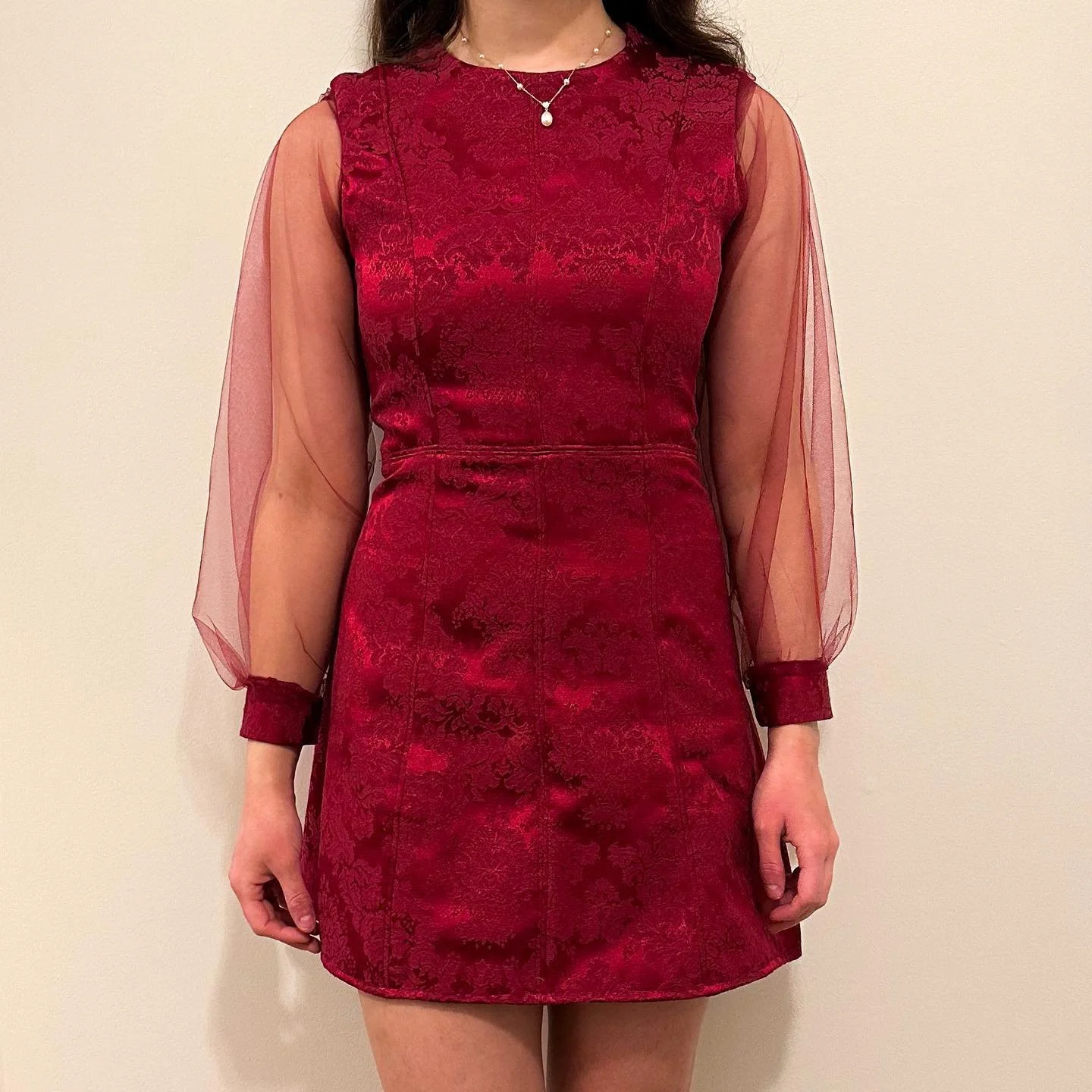 Made this dress out of a tablecloth from Goodwill and tulle from @joann_stores !
Pattern: @kianabonollo Bishop Sleeve Leather Dress
&bull;
&bull;
#sewing #sew #sewingproject #thriftflip #dressmaking #upcycledclothing #sewingmachine #sewingpattern