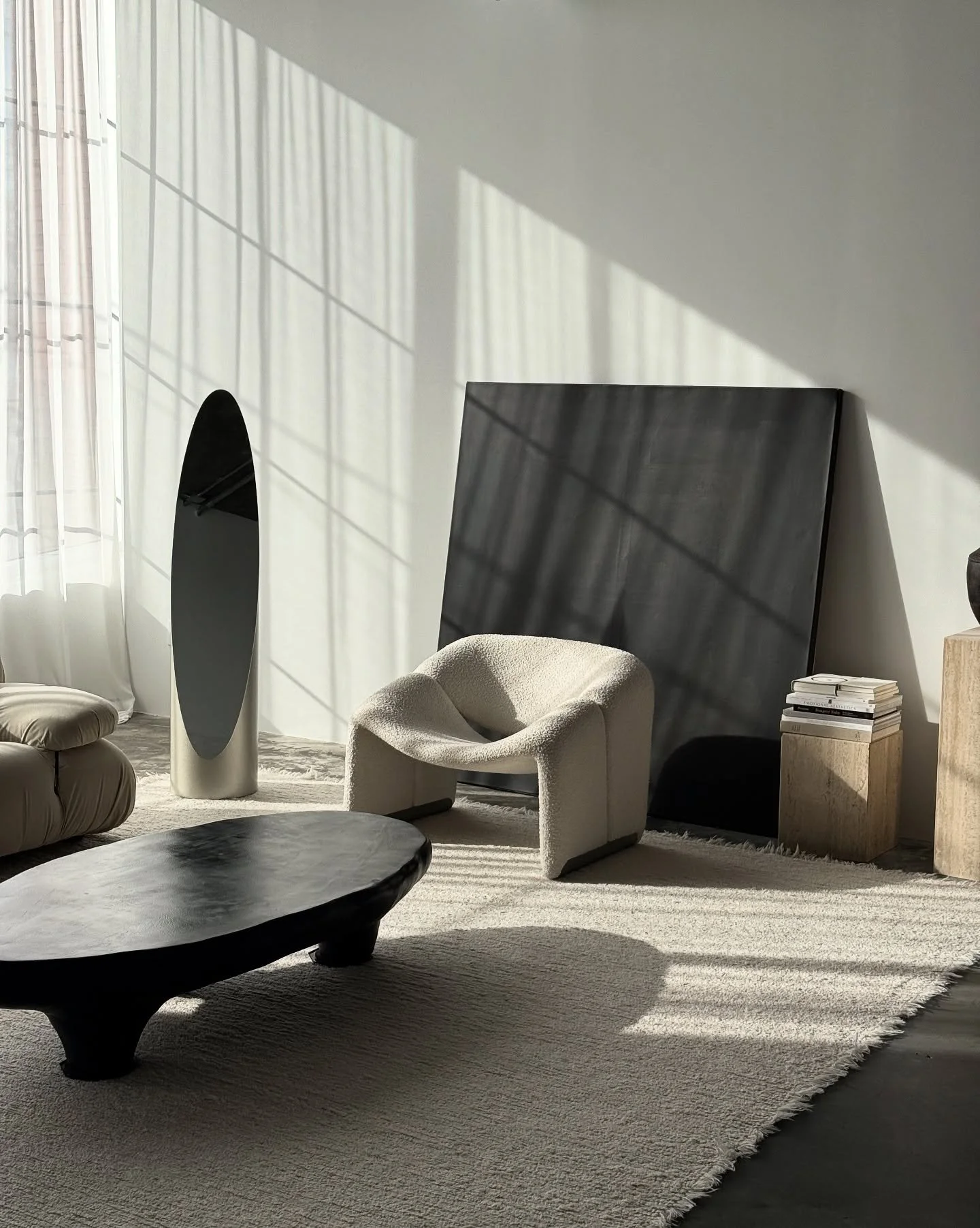 ‼️We&rsquo;re updating our studio decor for Jan 2026&hellip;book the studio this Dec to get this vibe. We&rsquo;ll be switching out the rug, coffee table, accent chair, sofa. Going for warm brown and beige tones. 🤎