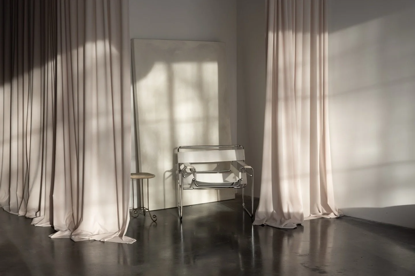 A few wide angles during golden hour at the studio.

☀️ We get asked about our brightest time of day quite frequently, and luckily it&rsquo;s the majority of the day. Our windows face SW, which means we receive light directly from around 10-3:30. Usu