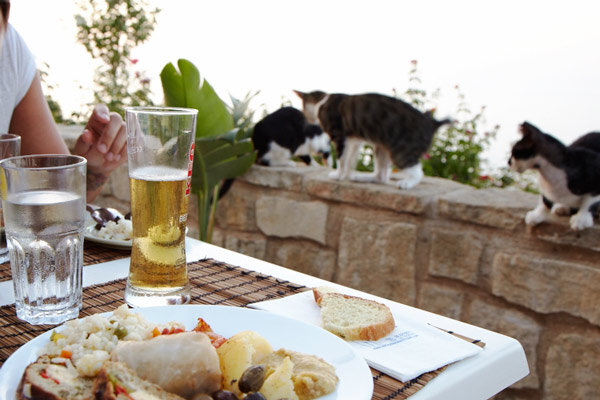 Yoga-Zypress_Dinner-on-the-patio.jpg
