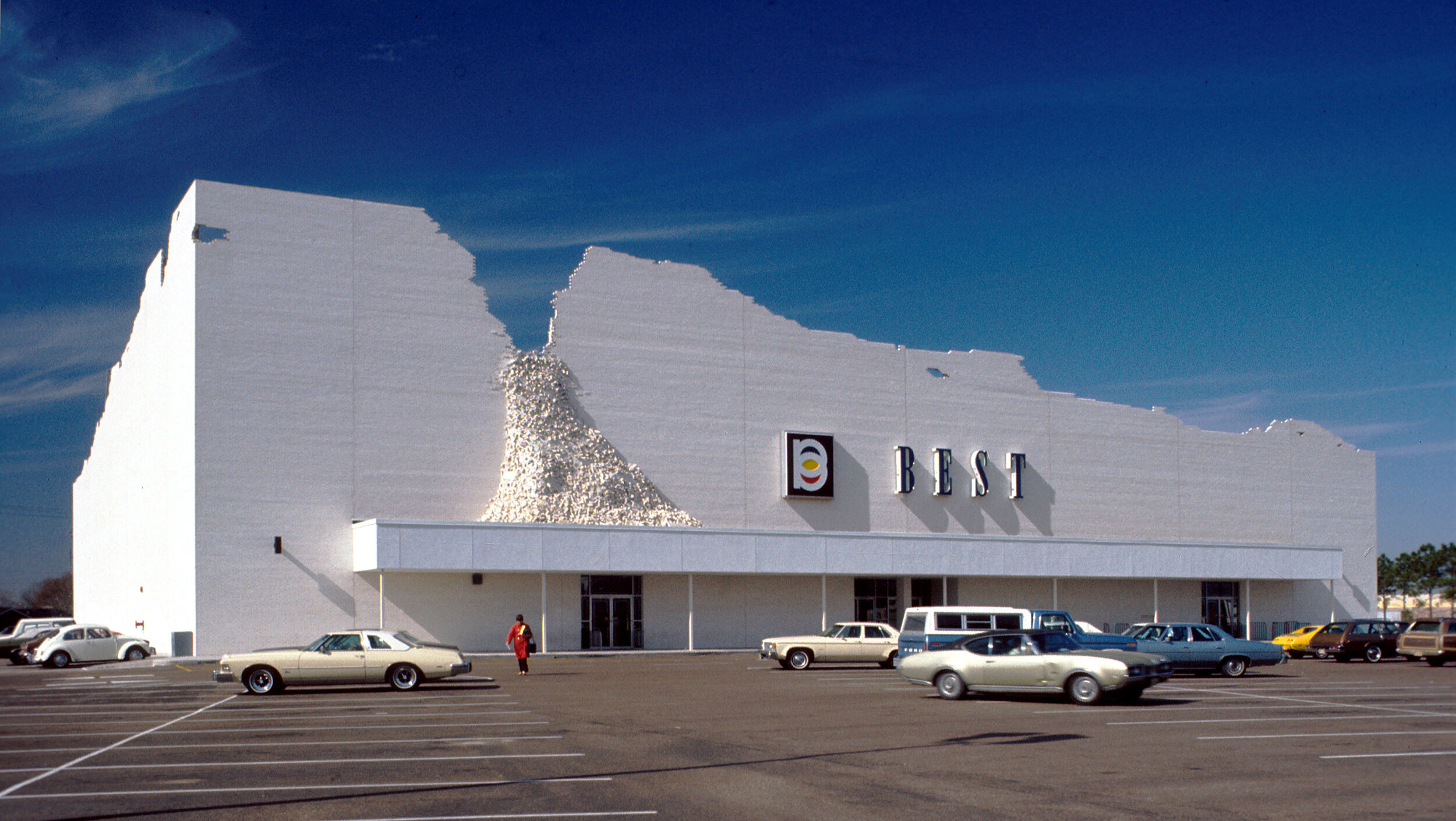 BEST Indeterminate Façade – BEST Products Company, Inc. – Retail Store – Houston, TX – USA – 1975 - Main façade view from parking lot.