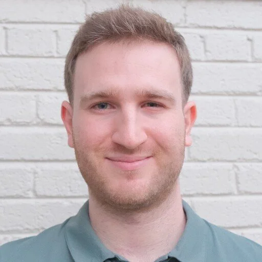 Isaiah Kahn headshot