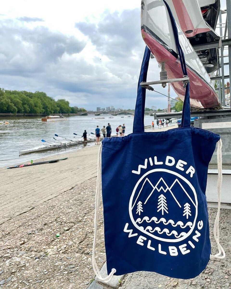 Bags on Tour 21 continues! 

Thank you to our good friend, athlete, male model, Galwegian and Olympic Rower @cormacfolan for displaying his Wilder Wellbeing Nautical Active Rowing Bag(!) after training on the River Thames at Putney Embankment this af