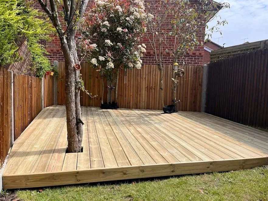 softwood-decking-built-around-tree.jpg
