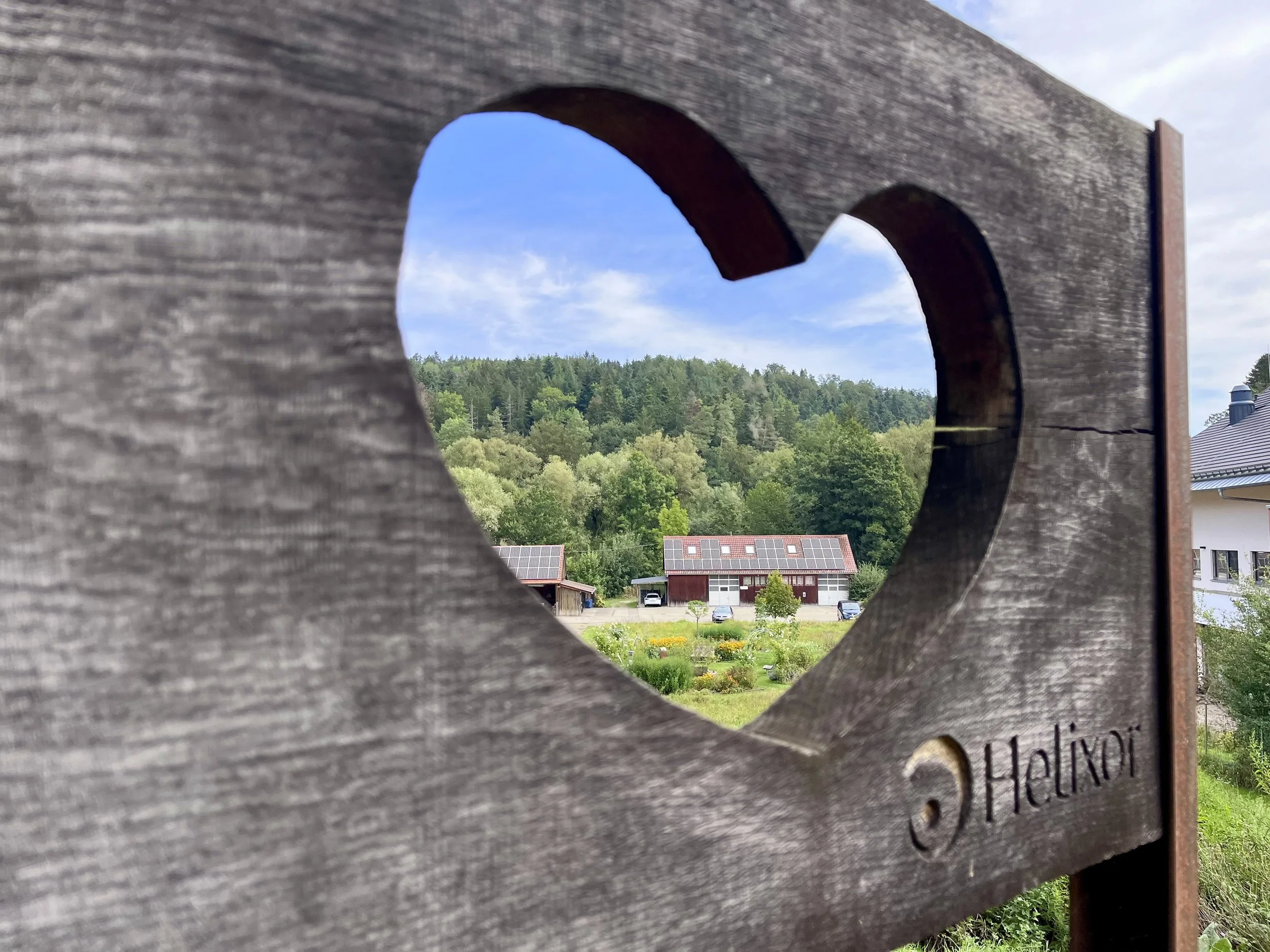 Helixor grounds (photocredit a jacobs).JPG