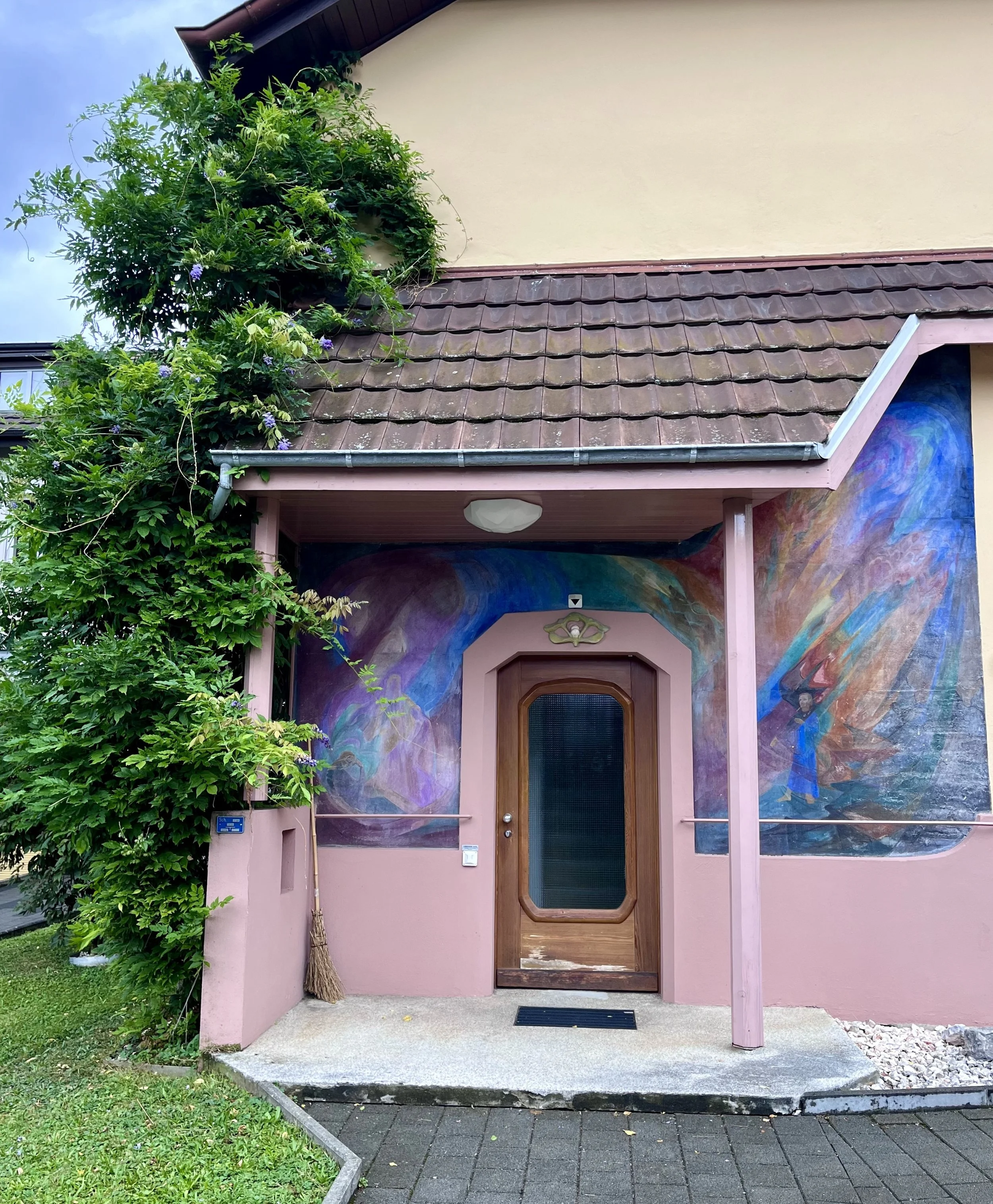 Iscador grounds 1 (photocredit a jacobs).JPG