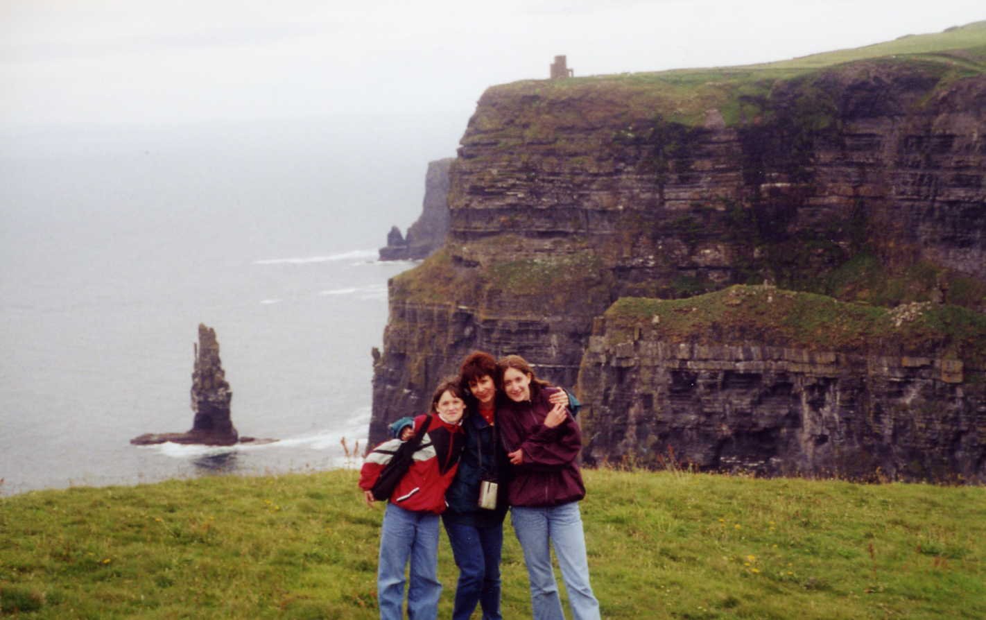 Cliffs of Mohr Ireland 1999.jpg
