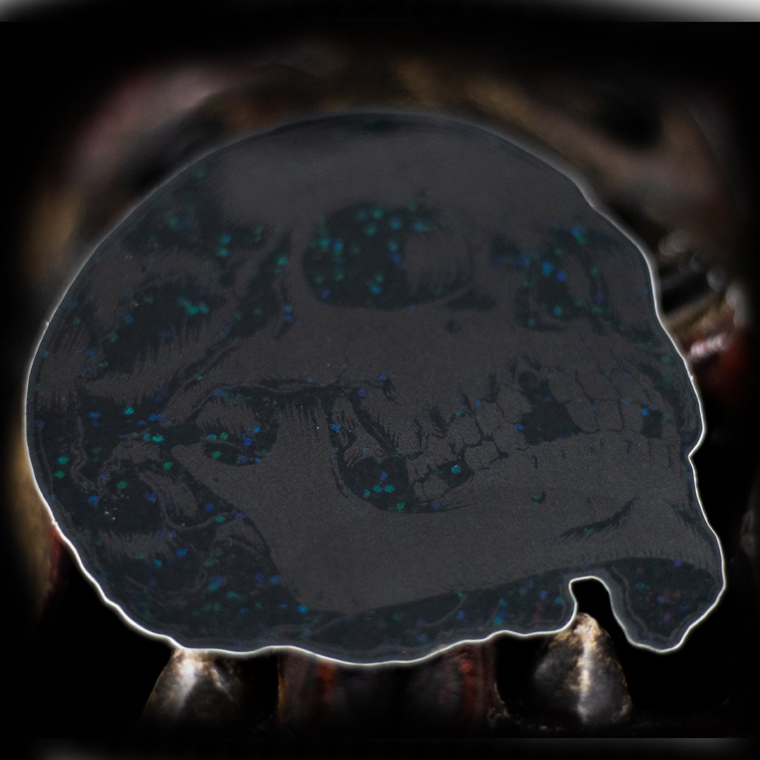 blk_glitte_skull_sticker_v1.jpeg