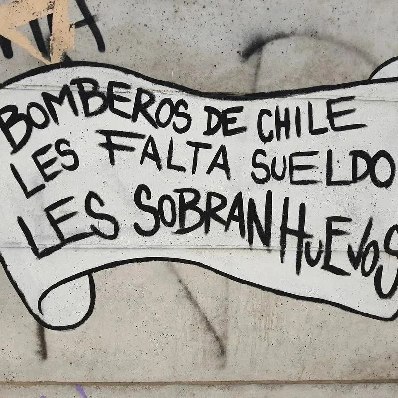 Aguante #BomberosdeChile!! 🔥🔥
Les mandan este grafiti desde el #CerroEsperanza 

Un aporte de @robertoenriquediazaraya 

#typography&nbsp;#handmade&nbsp;#sign&nbsp;#typovalpo&nbsp;#type&nbsp;#identity&nbsp;#valparaiso&nbsp;#graphicdesign&nbsp;#typo