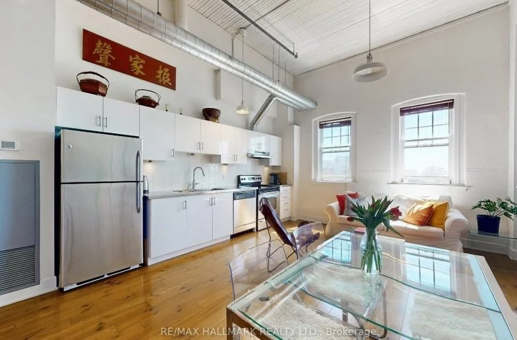 183 Dovercourt Rd # 504

For Lease. 

Boutique beauty! 

This is the coveted Argyle Lofts. Nestled in the heart of Queen West, this stunning 1-bedroom hard loft is everything you&rsquo;ve been looking for. Soaring ceilings, windows that actually open