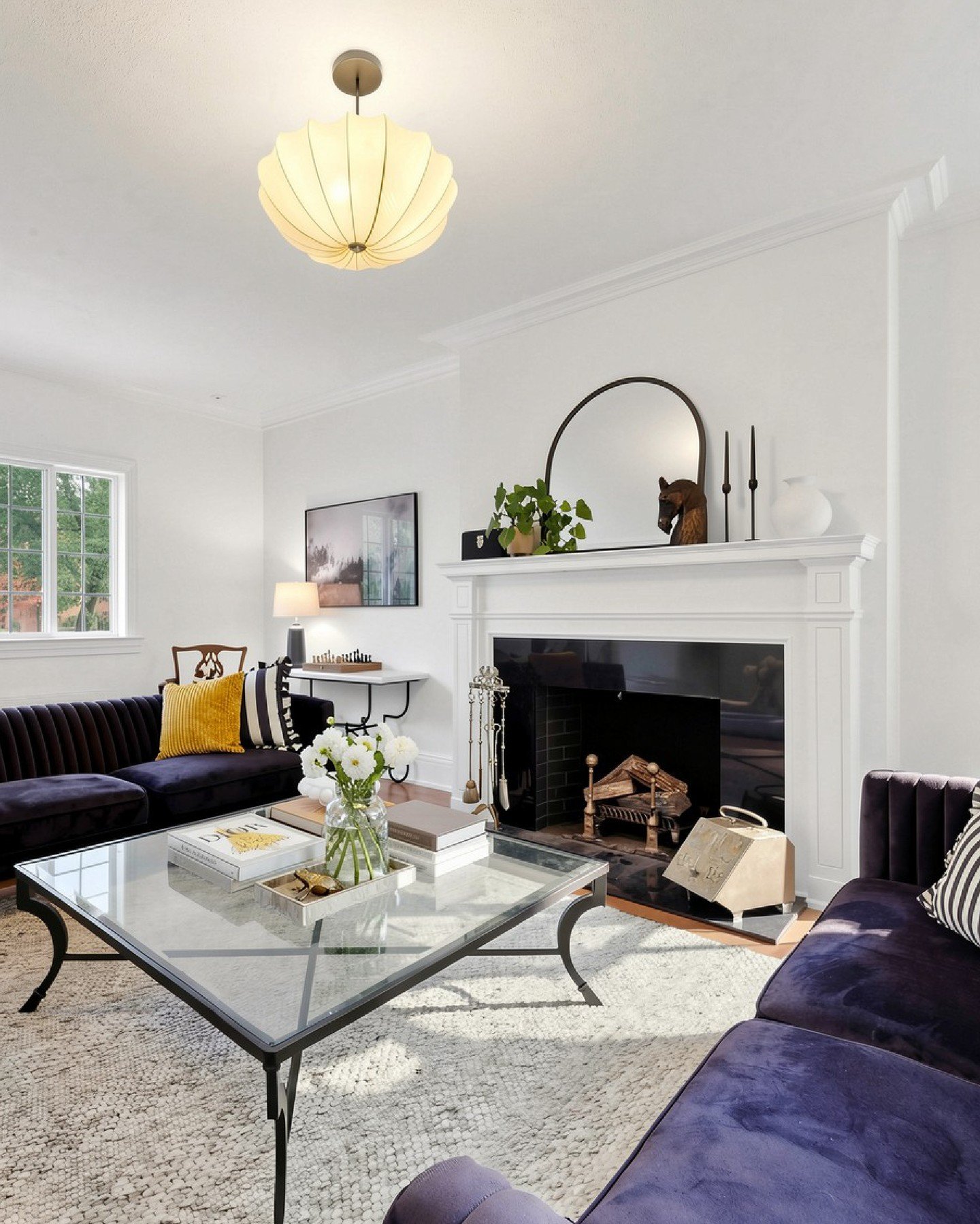 12 ANCROFT PLACE. ⁠
SOLD IN 5 DAYS.⁠
⁠
It was clear from the start where we could add value.⁠
⁠
There was so much good here. High ceilings, beautiful natural light, generous rooms, distinctive black-framed windows and some wonderful pieces to work wi