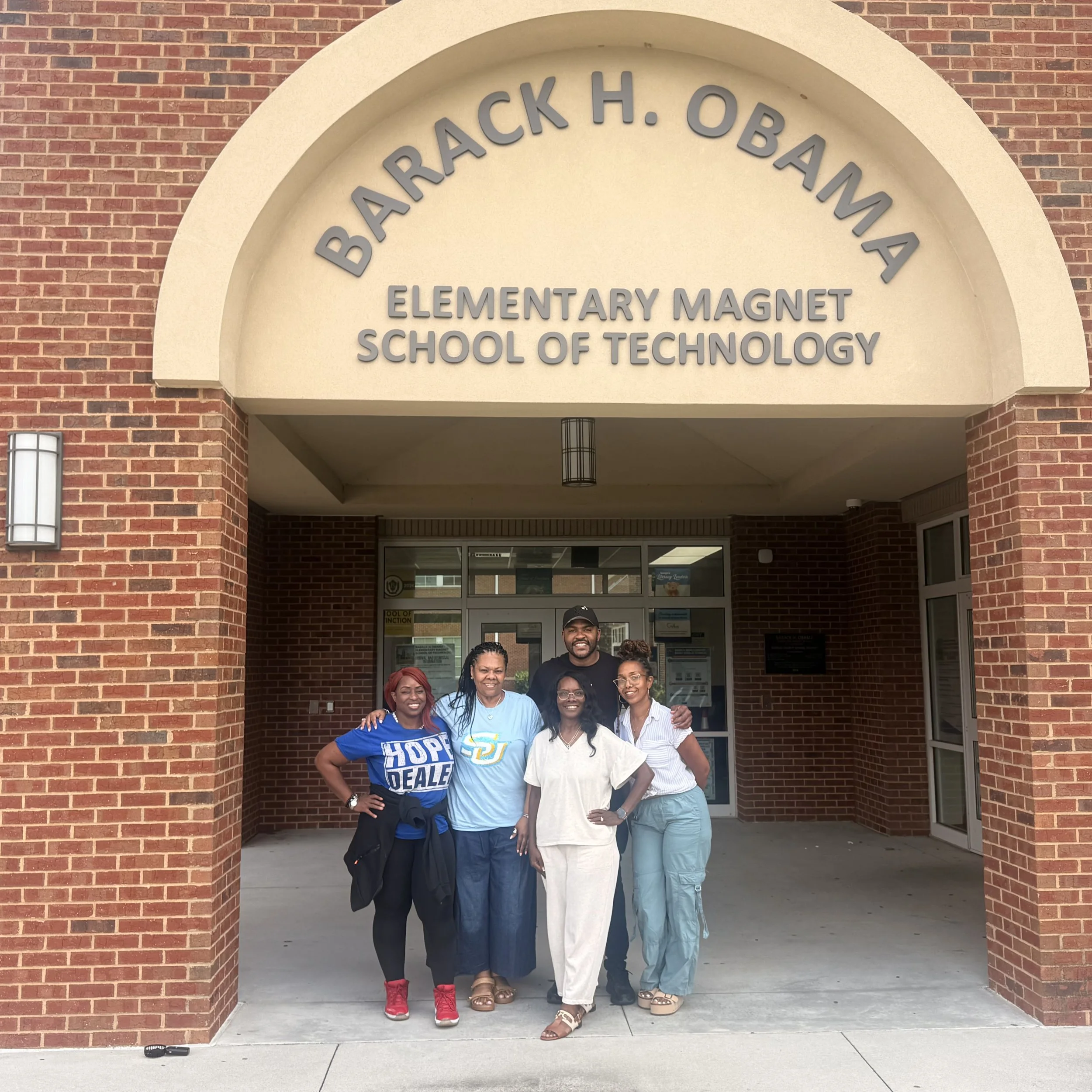 Building Hope Before the Holidays: A Community United for 800 Students