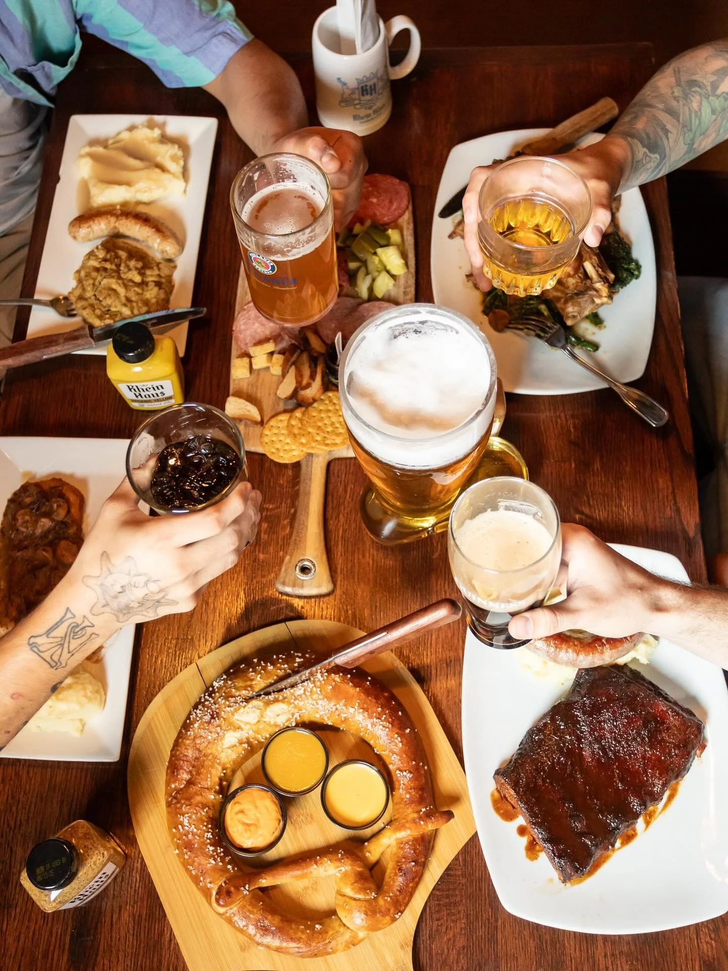 It&rsquo;s called &ldquo;The Wurst Club&rdquo;... but trust us, it&rsquo;s the best!🌭
Sign up with just your phone number and start earning points toward FREE rewards, birthday perks, and more! 🎁
Visit our website or tell your server next time you&