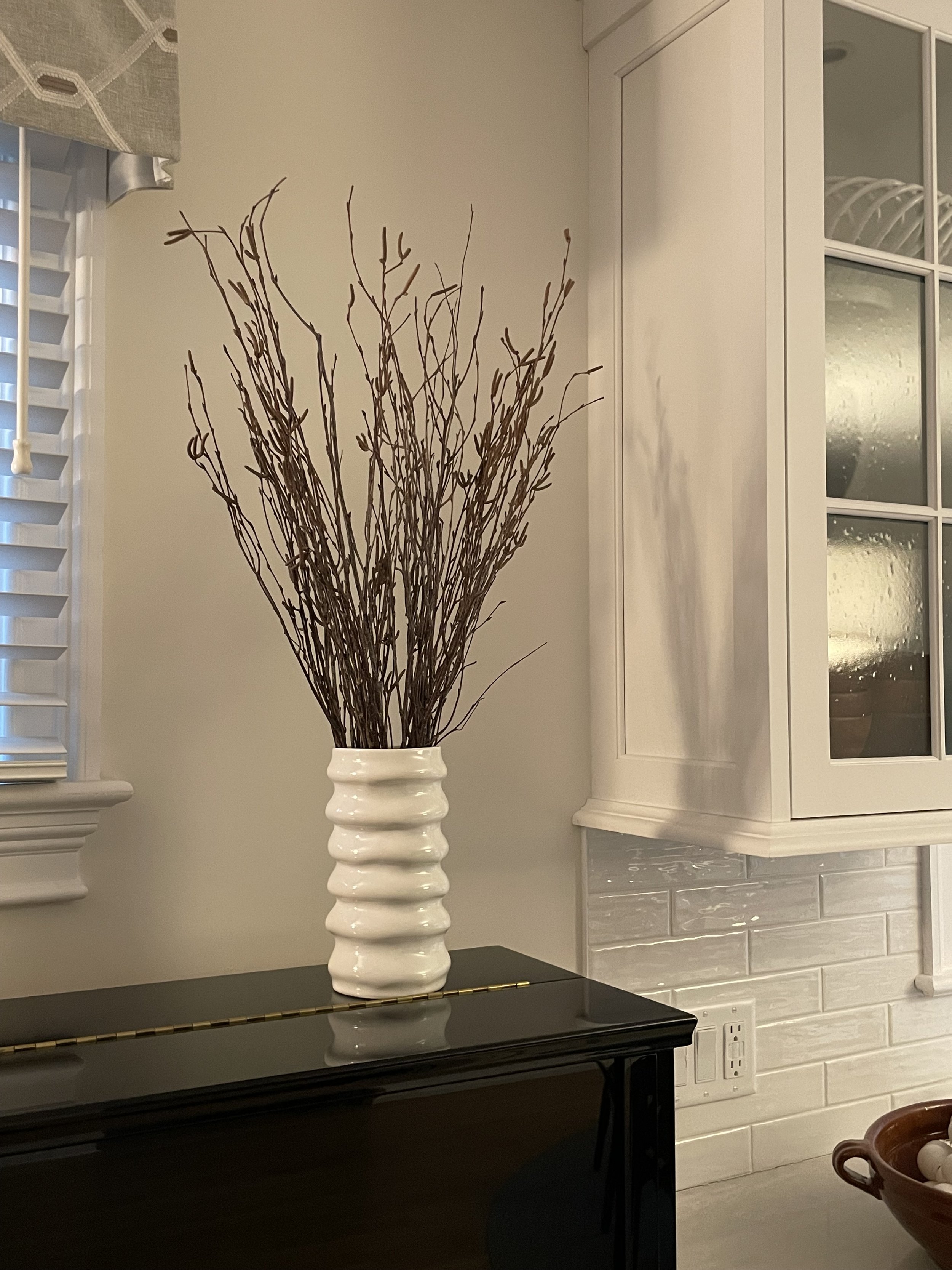 ellens wavy line vase.jpg
