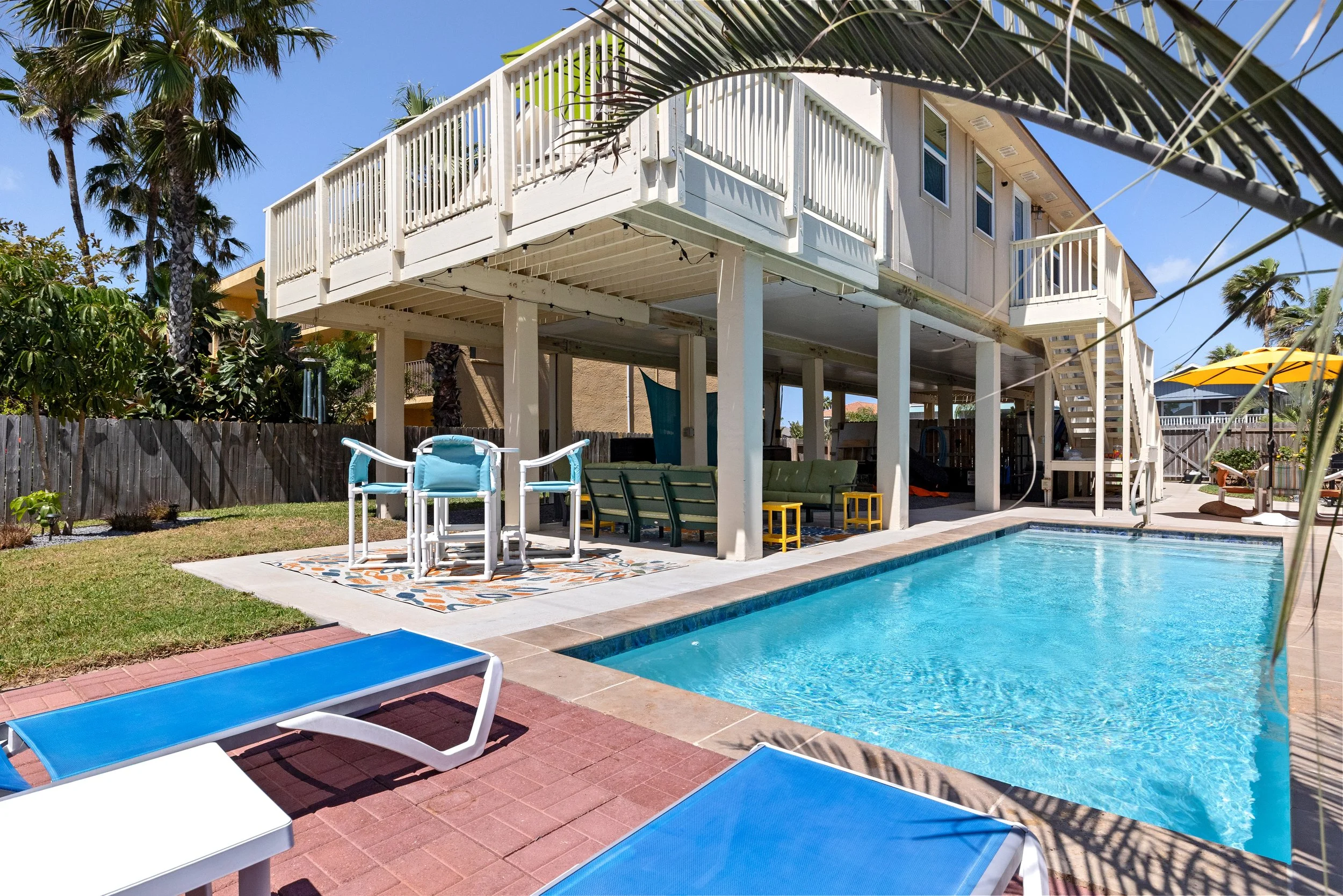 30' Pool with outdoor seating areas