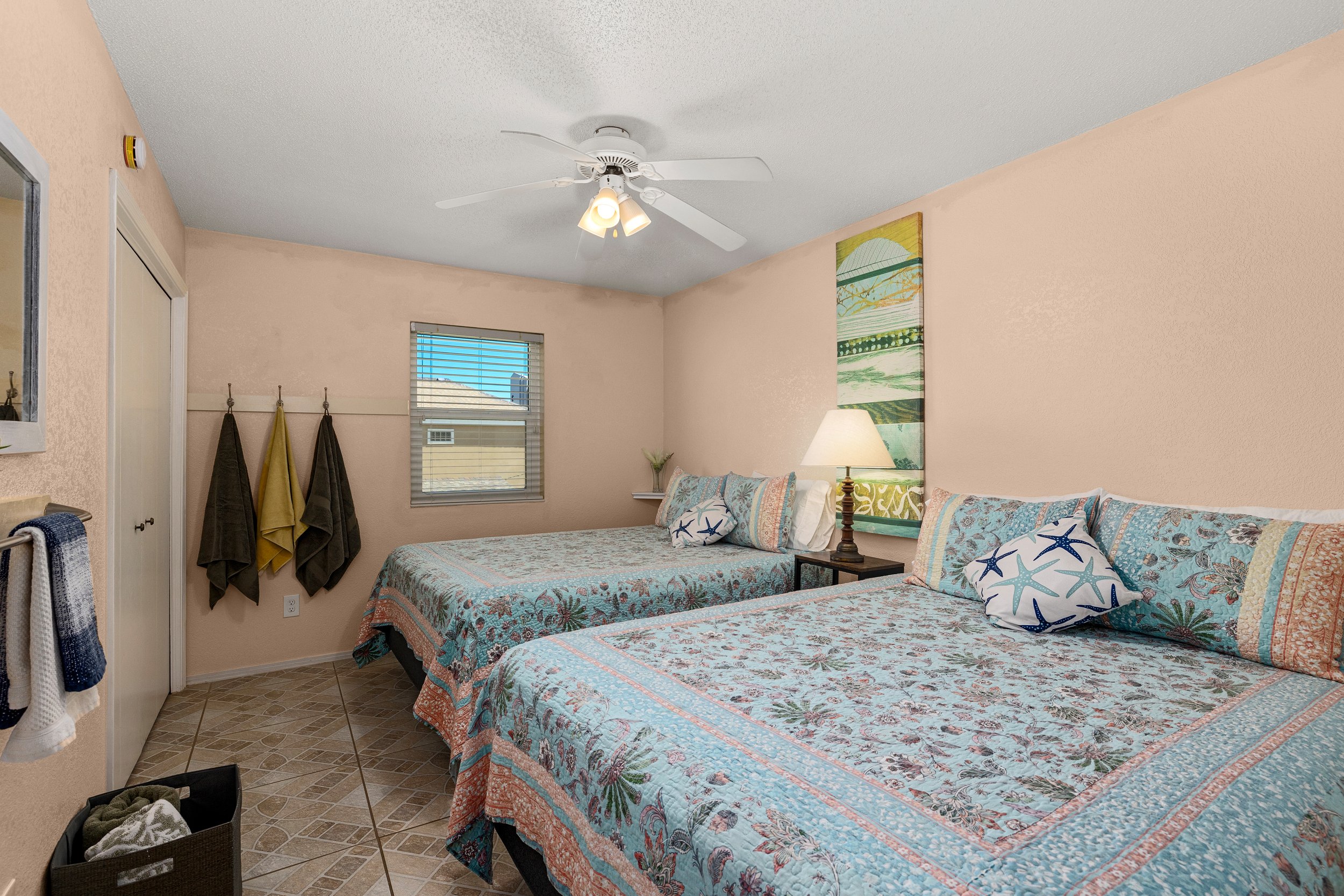 1st bedroom with 2 queen beds