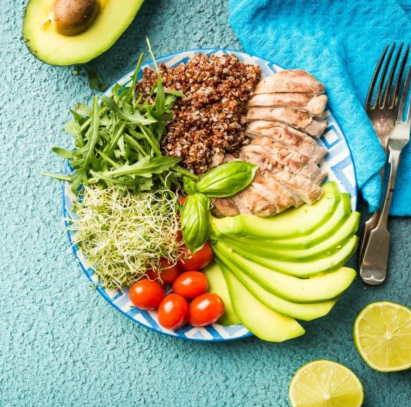 Feeling stuck with weight gain and unsure what to do?
In my recent strategy calls, I&rsquo;ve heard so many clients share the same concerns:
💬 &ldquo;I know restrictive diets don&rsquo;t work long-term, but I feel stuck.&rdquo;
💬 &ldquo;I don&rsquo