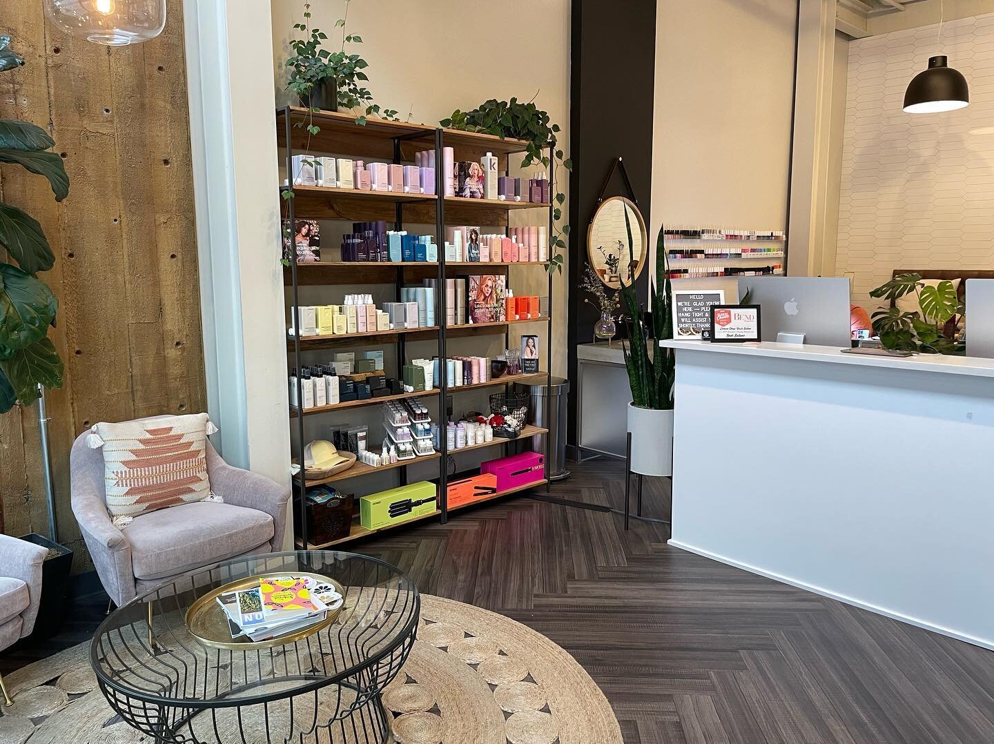 We are thrilled to have @abundancewands in @lemondropsalon_bend! We are always so pleased with the amazing service and exceptional staff, so to have a spot on their shelf is a win/win! 
Check them out next time you get a treatment or service. 

Take 