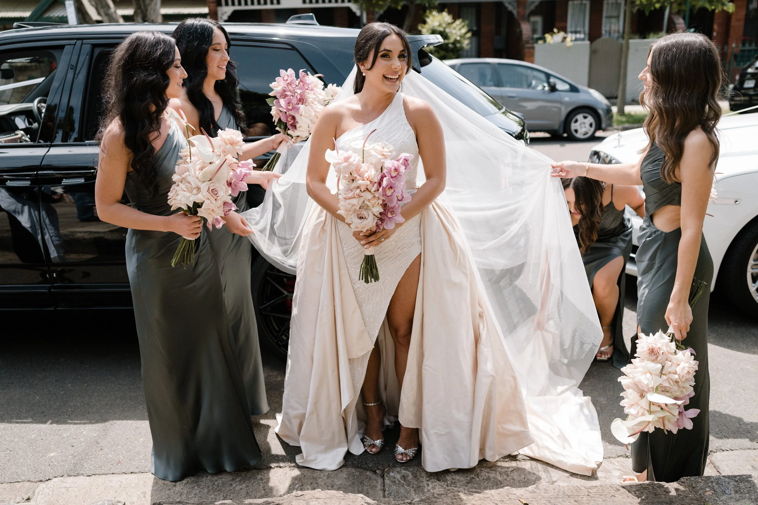 bride-wedding-bouquet-sydney.jpg