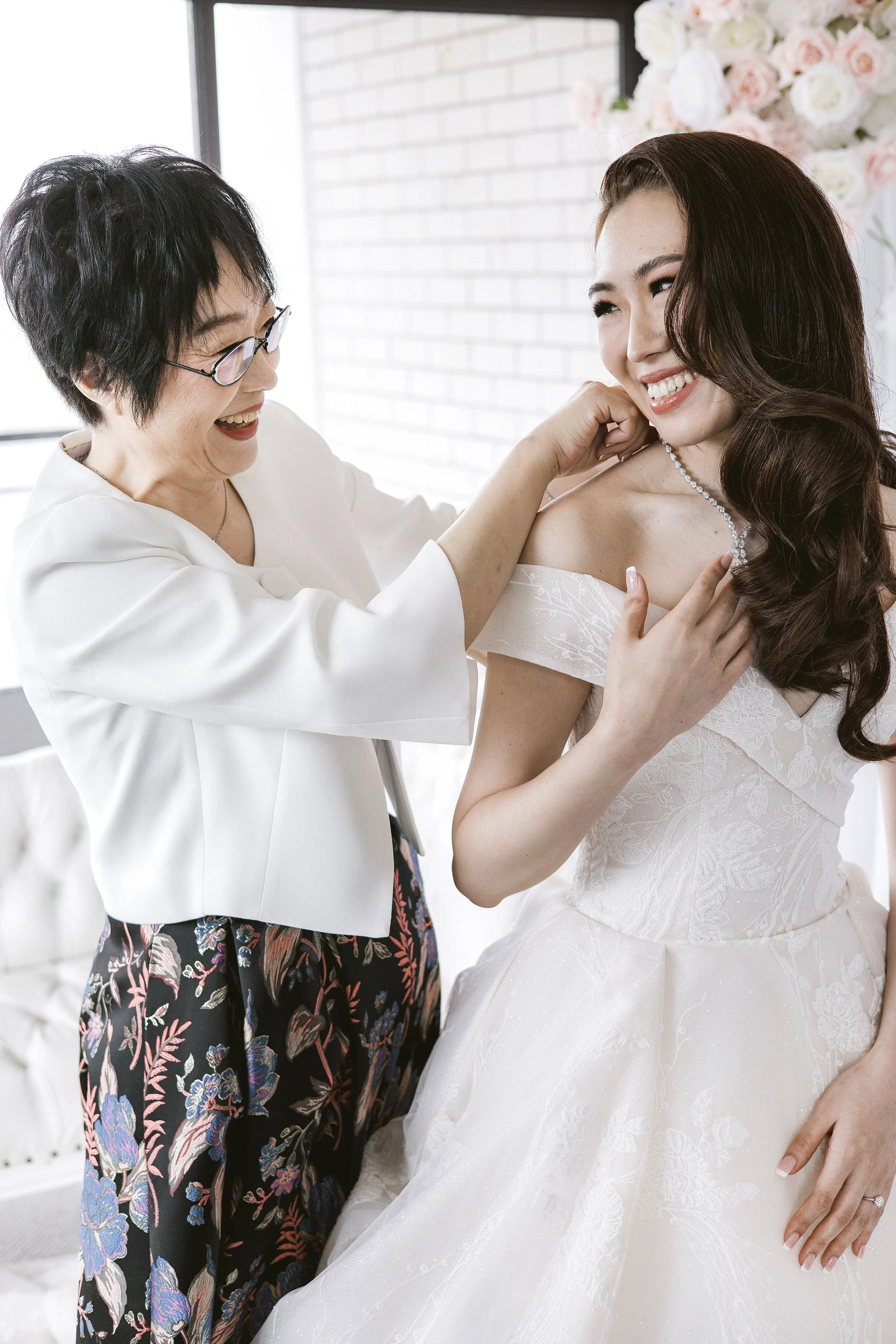 bride-getting-ready-dress-details.jpg