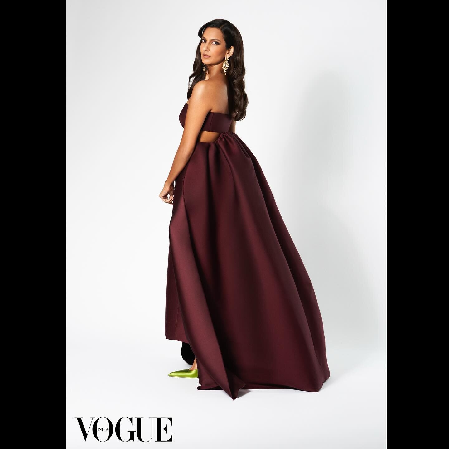 Thank you @vogueindia for covering my @vanityfair look ❤️ @prada 

📸 @elisabeth.caren 

@tanfrance @biabiabia @amberdmakeup @amrapalijewels @ilasodhani @kumratronic @dolceglow @monasterymade @caileybreneman @theweddingdresser