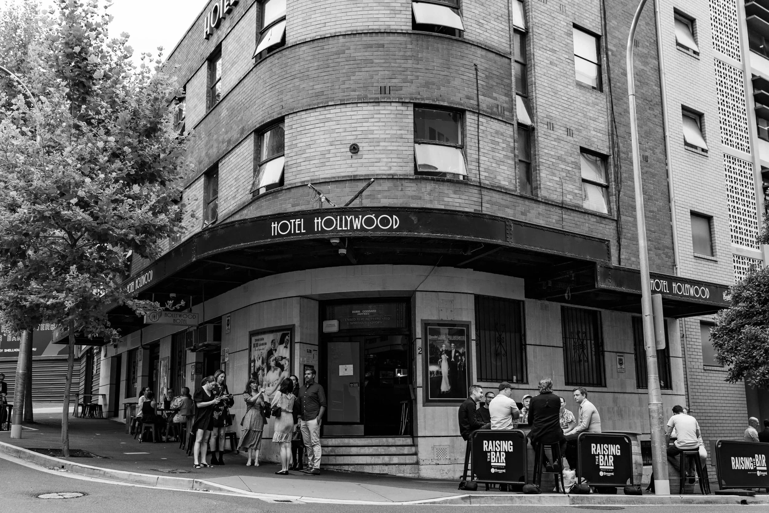 Small Bar Sydney Hollywood Hotel