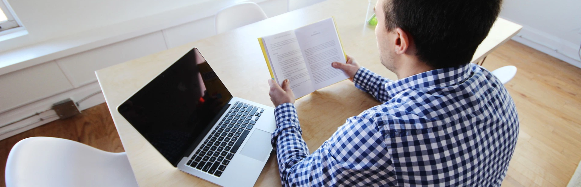 Guy Who “Thought I’d Be Nice” and Shares His 100 Page Exam Notes on FB Attends Law Ball Alone