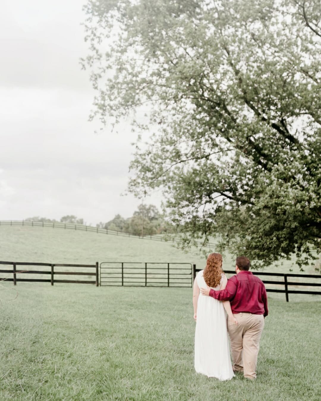 Tip: revisit your wedding venue for your anniversary shoot! This couple loved the venue so much they wanted to come back and relive all the memories, roosters and all! It was so much fun hearing their behind stories throughout the whole shoot ✨