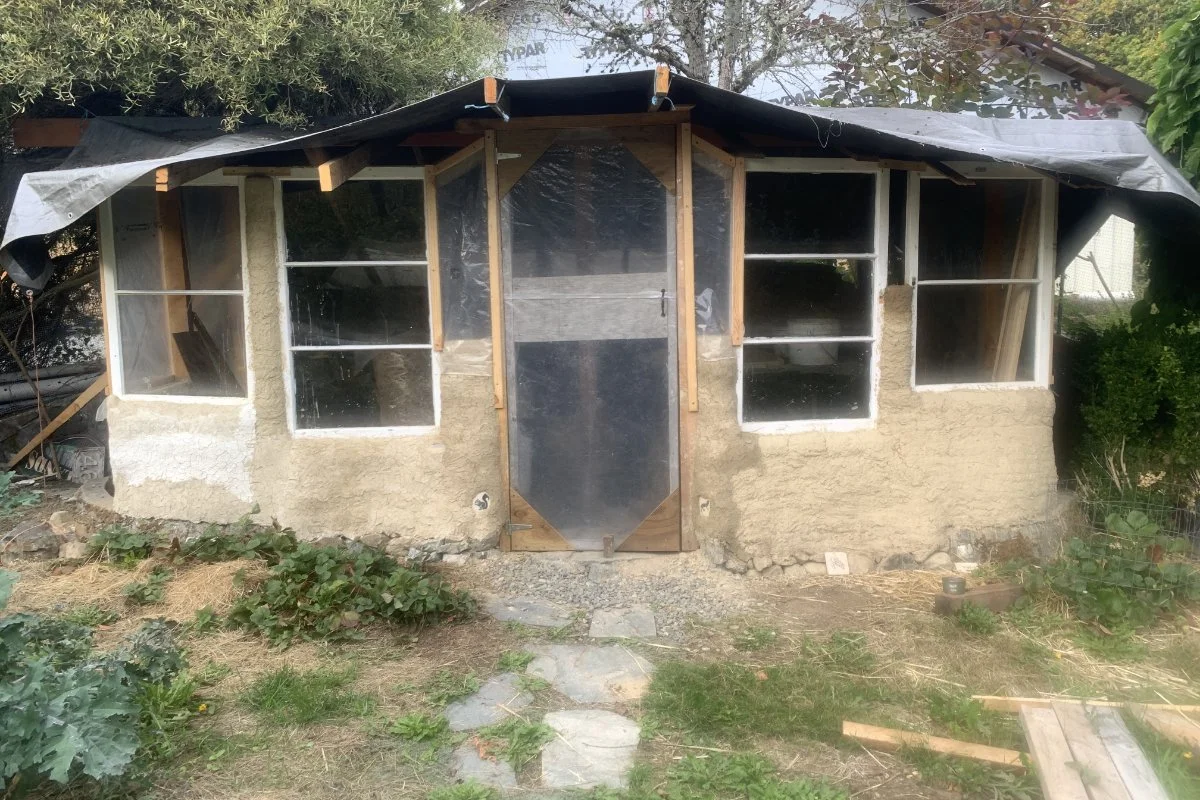Building a cob garden shed in just over 100 days 