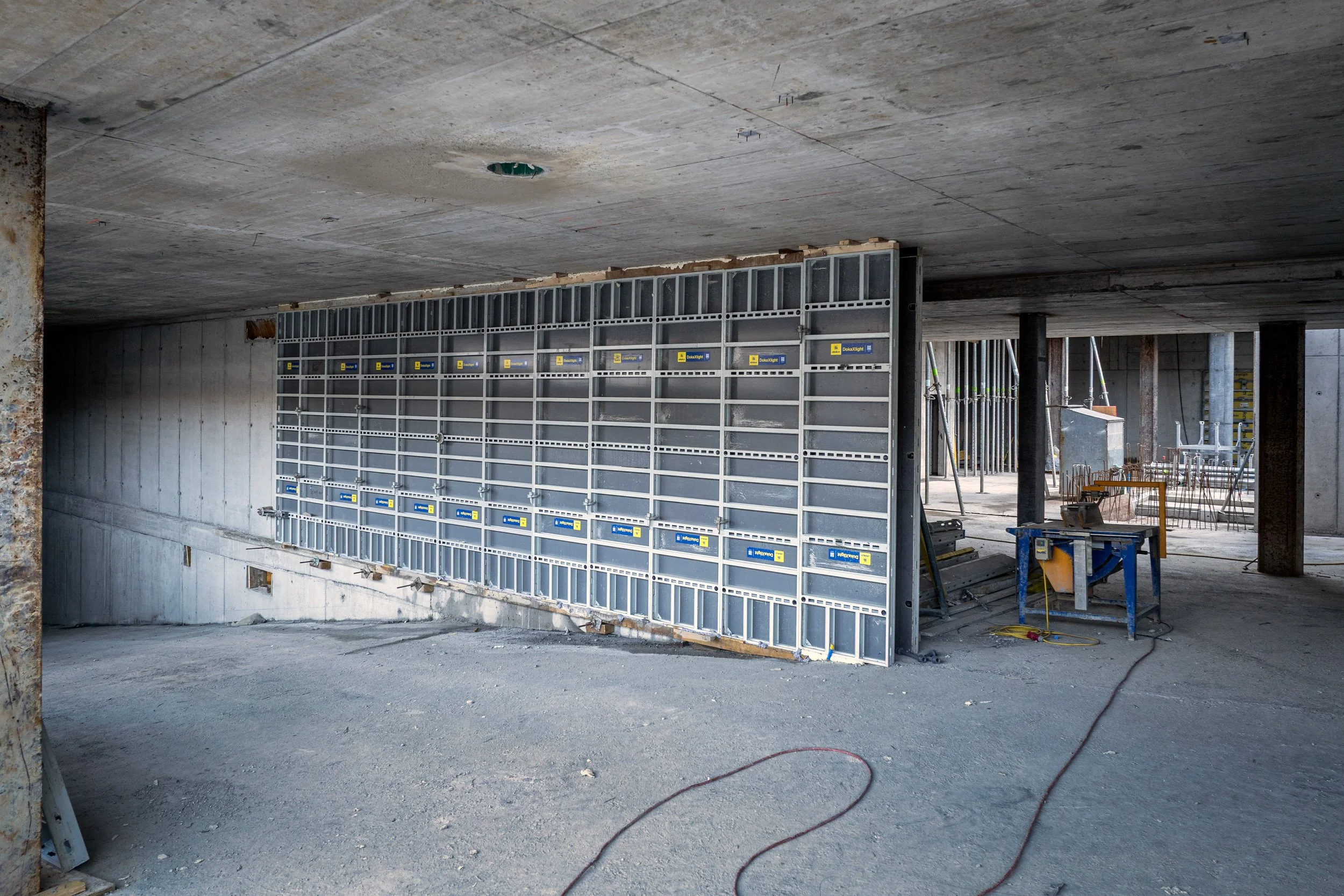 P-ONE_LA-MIRAR HP3.jpg