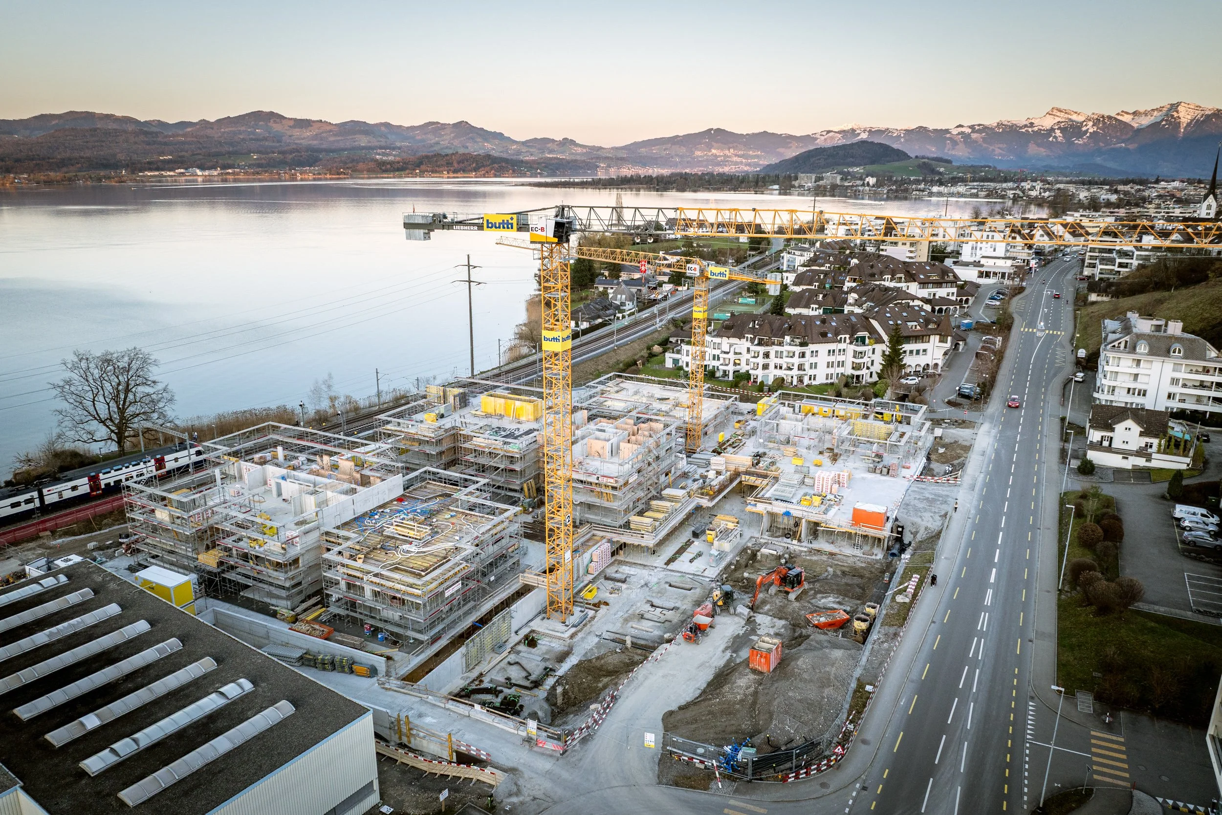 Wohn- und Gewerbeüberbauung «Parco Lago», Altendorf