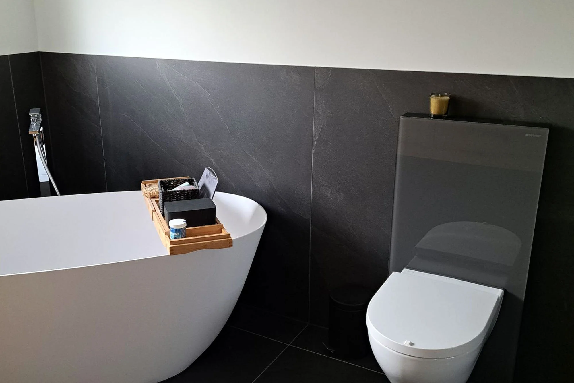 Badsanierung mit freistehender Badewanne in Schindellegi.