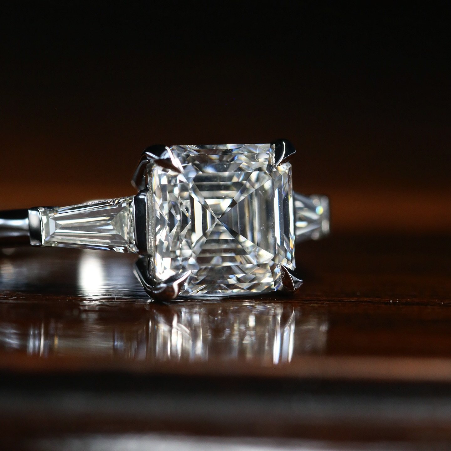 Asscher cut diamonds are one of the most underrated shapes In my opinion and clearly this client agrees opting for one just over 3cts. 💎

A bold and powerful shape associated with some of the most historic diamonds ever found. 
The perfect choice if