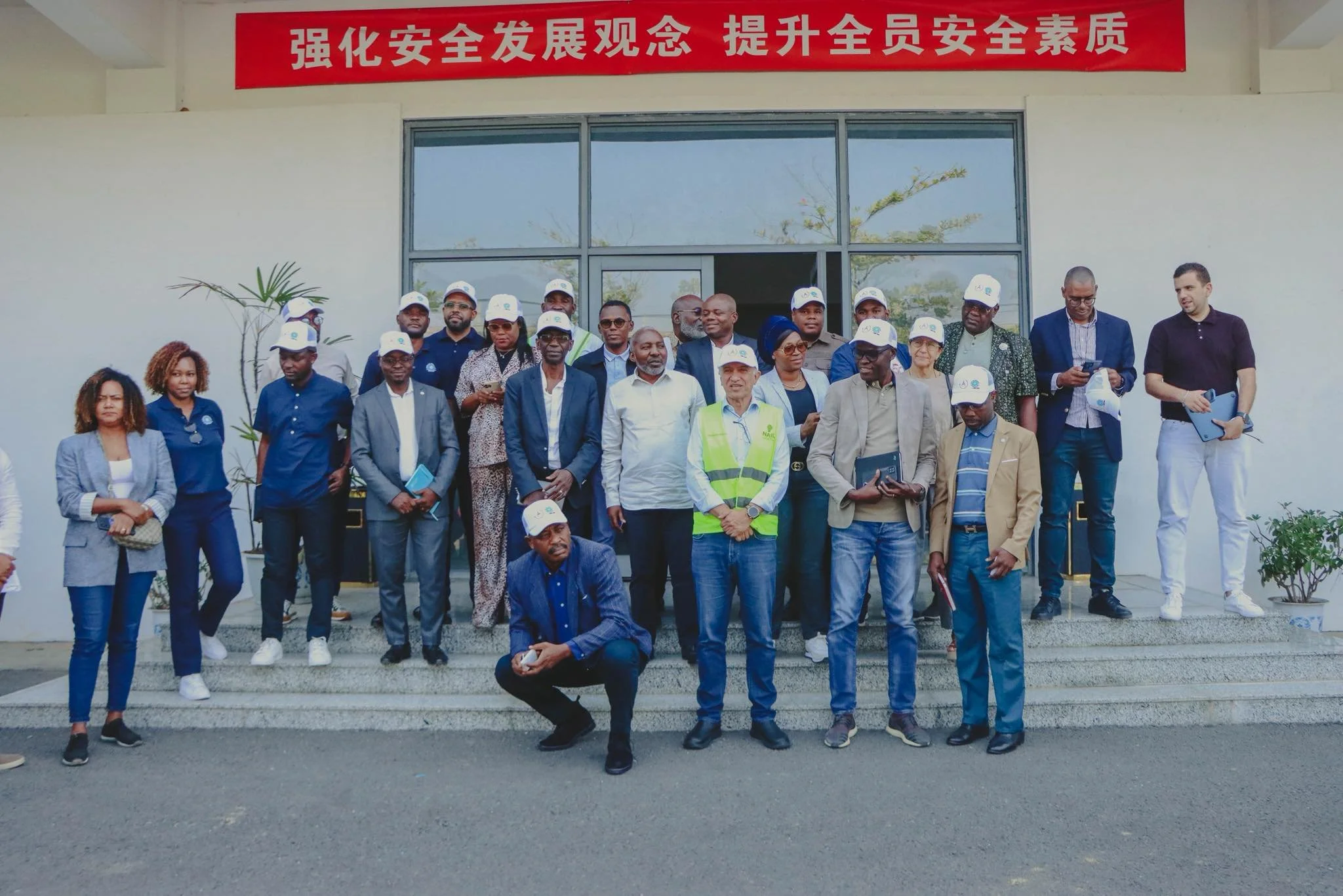 VISITA AO AEROPORTO DR. ANTÓNIO AGOSTINHO NETOICOLO-BENGO