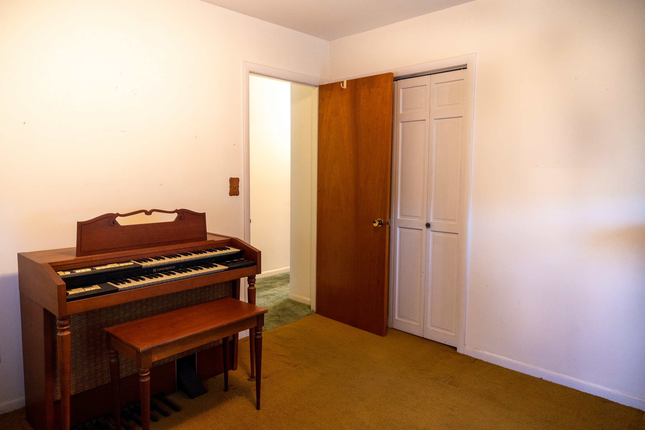 1 Lindy Drive - 23.jpg