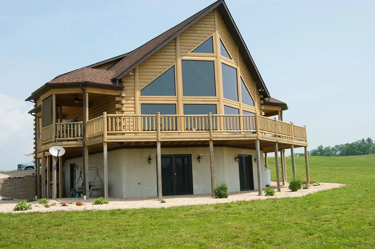 Aldinger custom log home exterior built by KSM