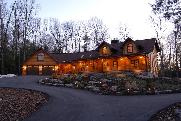 Hicks family custom log home exterior