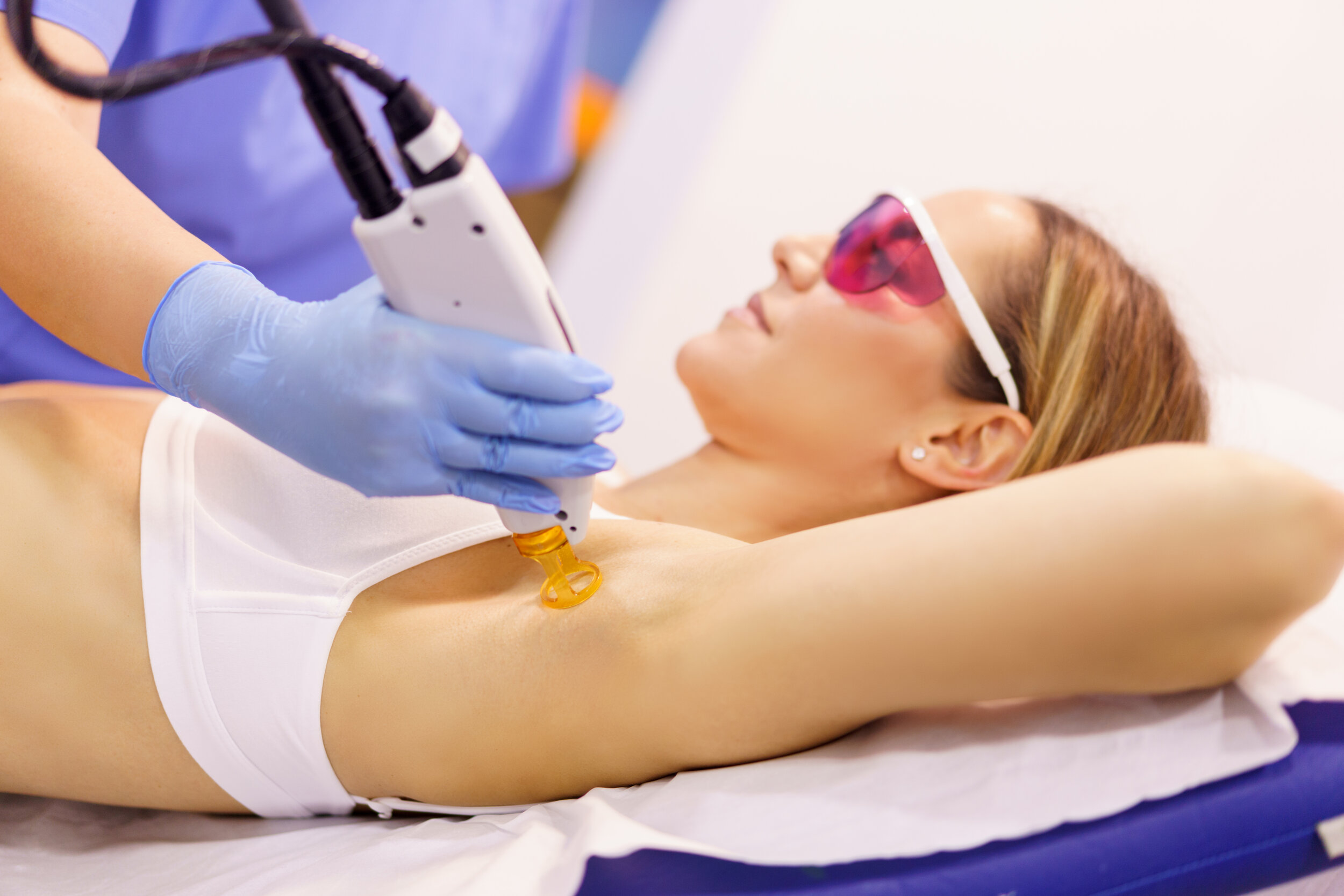 Underarm:
Say goodbye to the hassle of frequent underarm shaving with our underarm hair removal service. Our skilled professionals use advanced diode laser technology to target hair follicles in the underarm area, providing long-lasting hair reducti