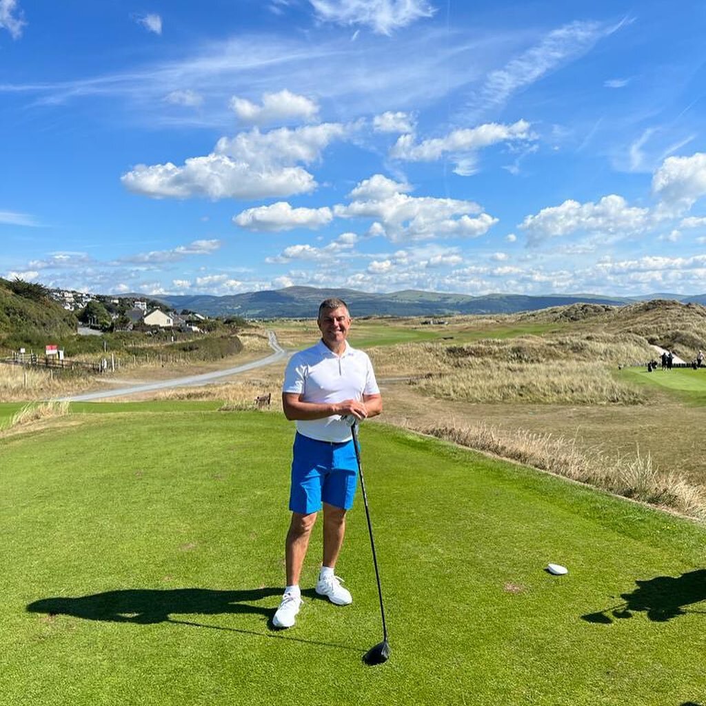 ☀️ Awesome Aberdovey! 

I first played here in 1983, bogeying the first and then scoring seven consecutive 3&rsquo;s! 

This is a great links course in a beautiful area of North Wales, I definitely recommend playing it! 

Thank you to all @aberdoveyg