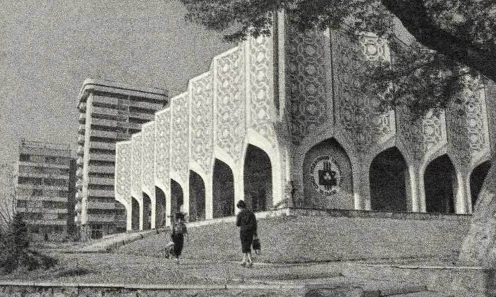 Central Exhibition Hall of the Academy of Arts_1000x600.jpg
