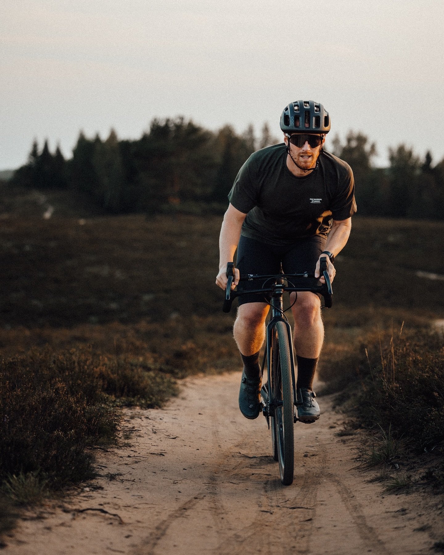 Chasing the last rays of the late summer sun, discovering incredible routes, and savoring every pedal stroke. This is the magic of cycling!

#gravelbike #cycling #bikelife #tubeless