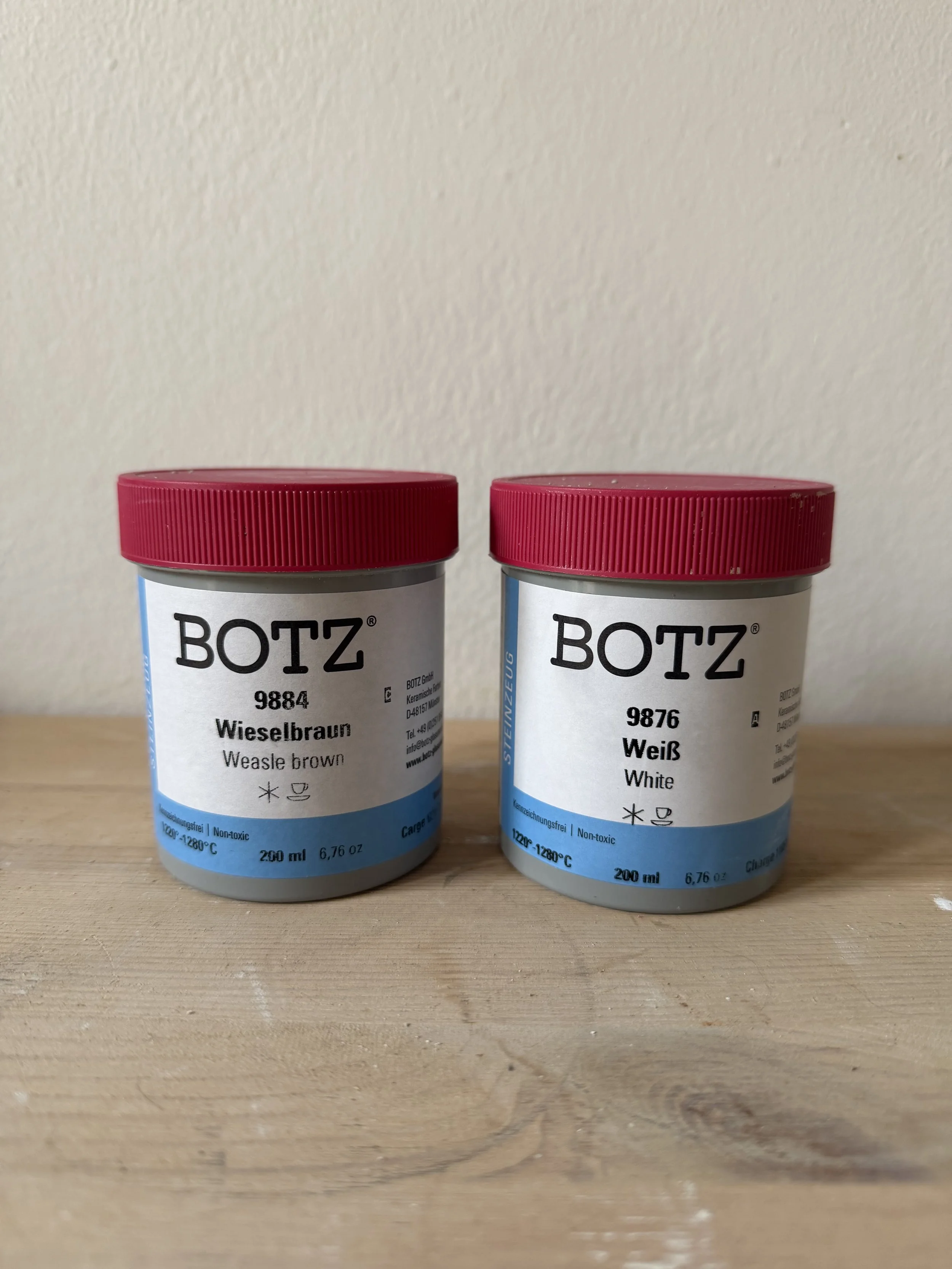 #20: paint on glaze: wieselbraun and white