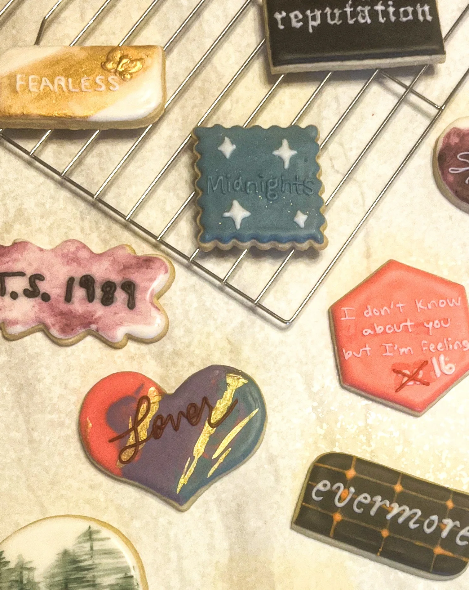 A set any Swiftie will love! One album per cookie, plus an Eras Tour Cookie and one of your choice. This is an example of the $72/dozen tier option.