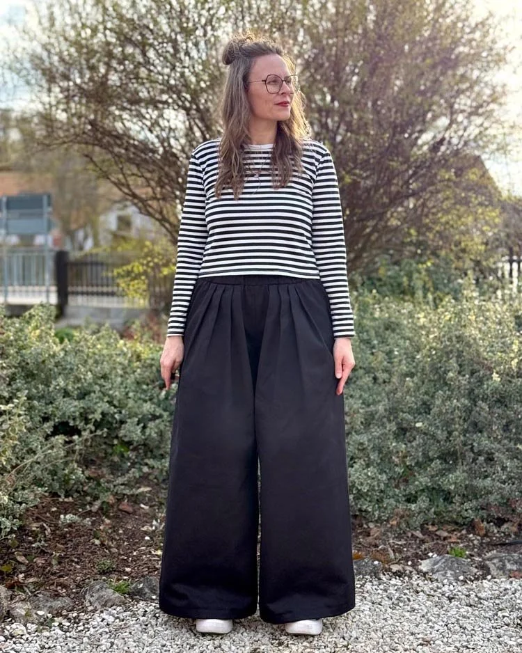 FRAY trousers