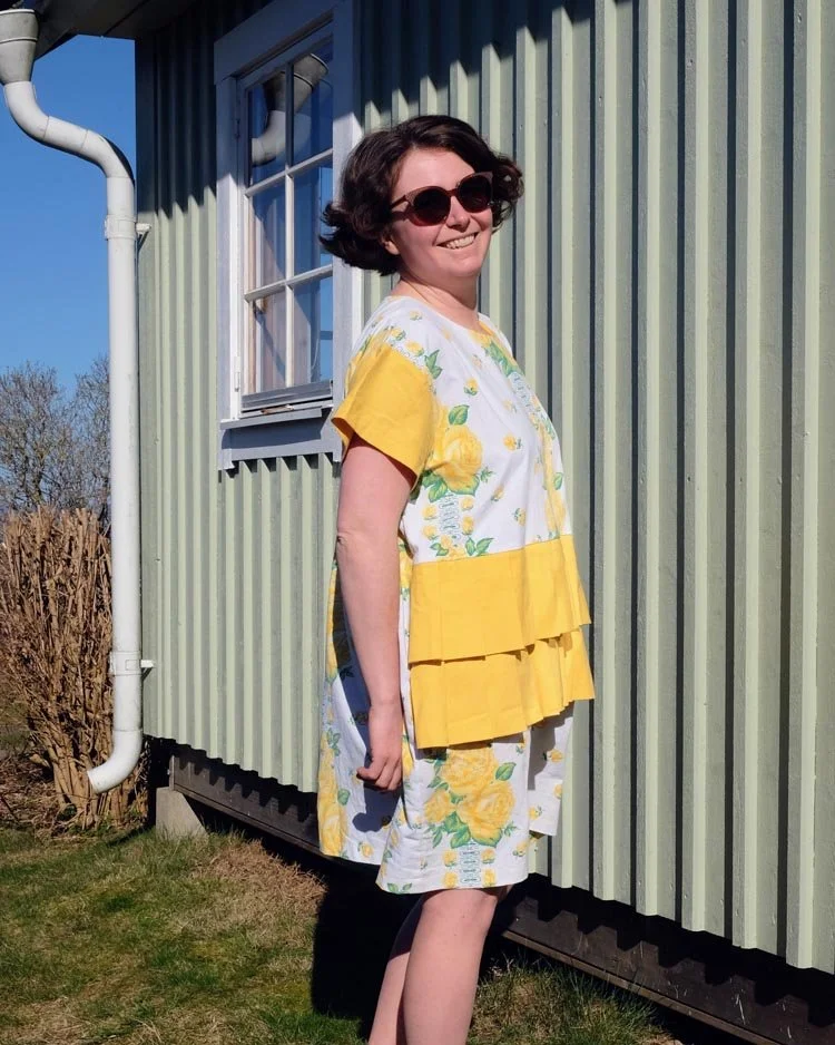 MORE FRILLS PLS dress