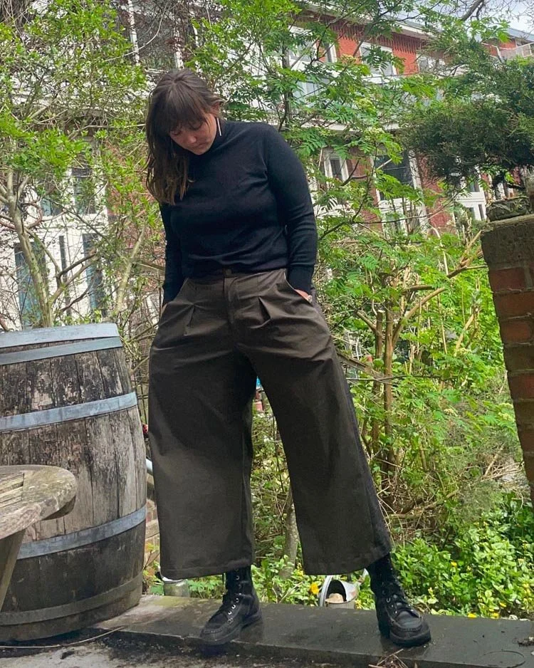 FRAY trousers